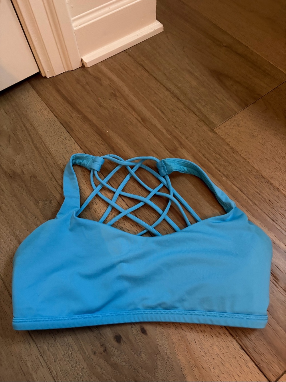 LULULEMON WOMENS BRA!!